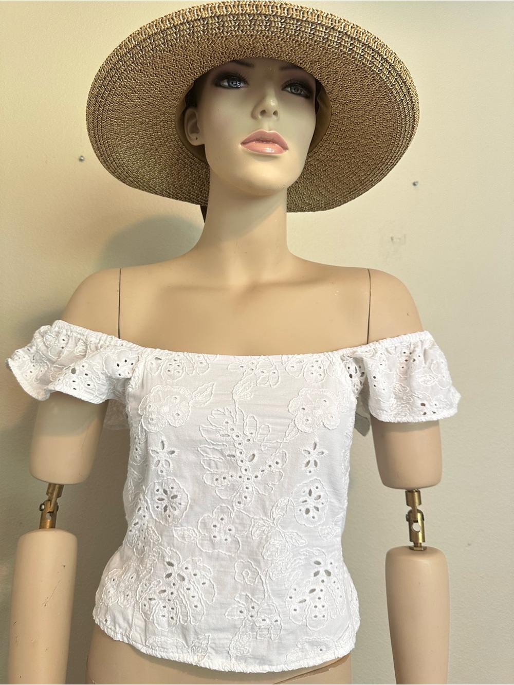 Sofia Jeans by Sofia Vergara White Eyelet Crop Top S